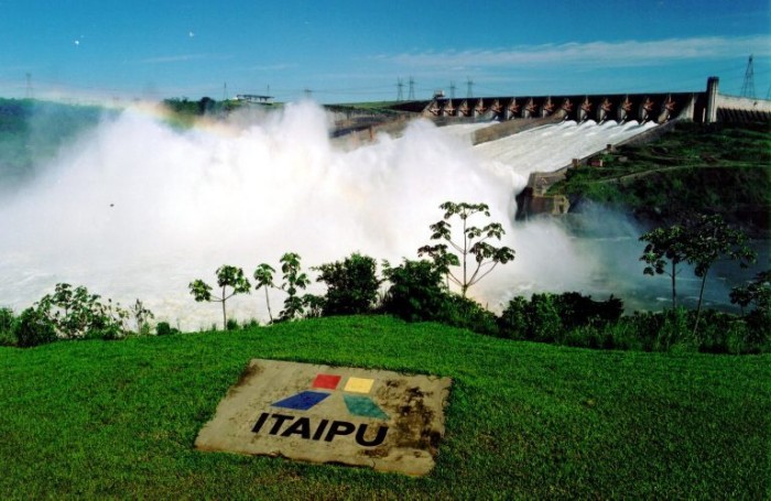 Comissão discute revisão da compra da energia paraguaia produzida em Itaipu