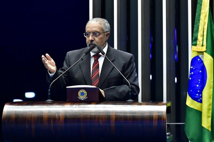 Paim comemora inclusão de auditores do trabalho assassinados entre os 'heróis da pátria'