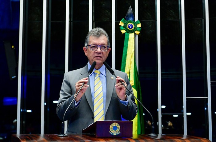 Laércio defende medidas para baixar preços do gás natural no Brasil