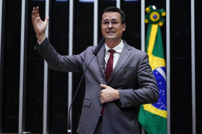 Câmara declara a perda de mandato de Deltan Dallagnol, condenado pelo TSE