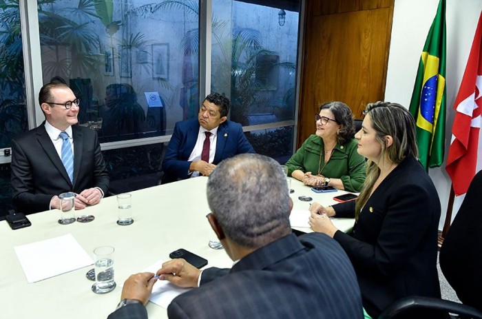 CCJ recebe relatório sobre indicação de Zanin ao STF nesta quinta