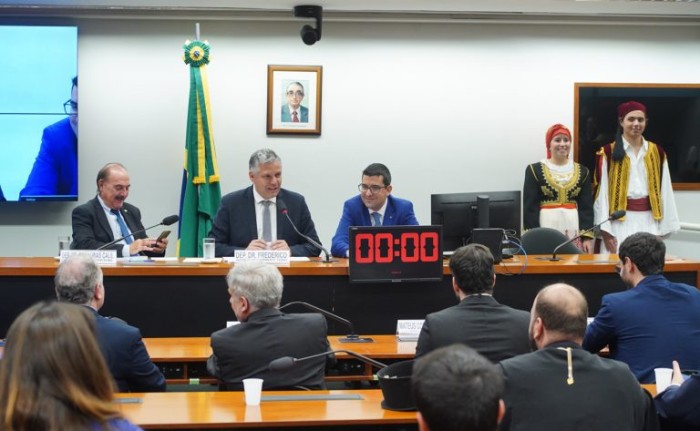 Deputados defendem criação do Dia Nacional da Imigração Grega, em 21 de setembro