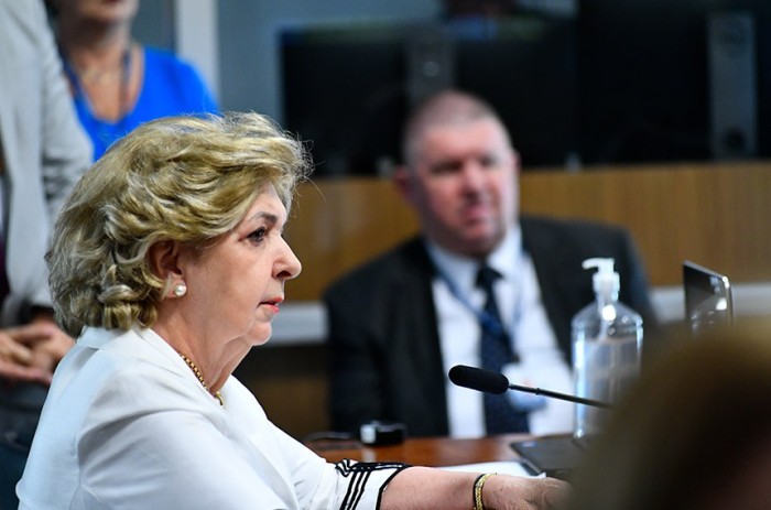Ruas e praças deverão ter percentual mínimo de nomes femininos, aprova CE