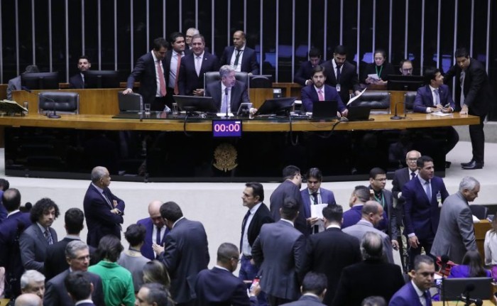 Lira confirma discussão hoje e votação amanhã da reforma tributária; acompanhe