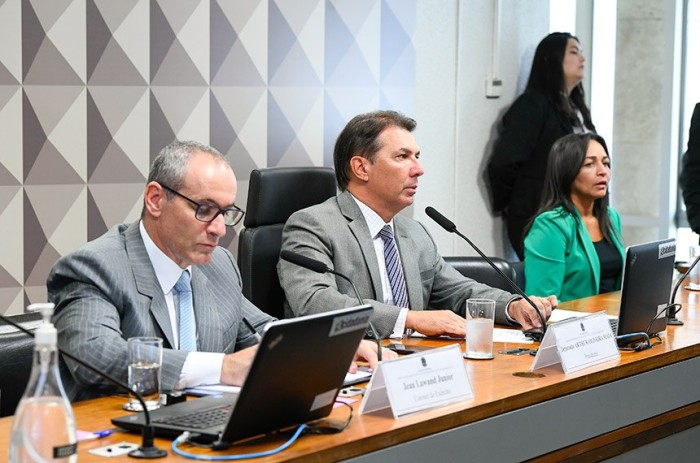 CPMI do 8 de janeiro ouve Mauro Cid, acusado de organizar tentativa de golpe