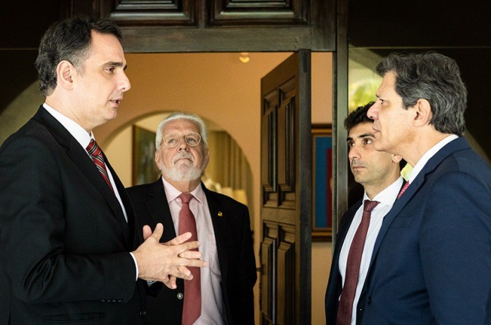 À espera do arcabouço fiscal, LDO pode tramitar em paralelo ao Orçamento
