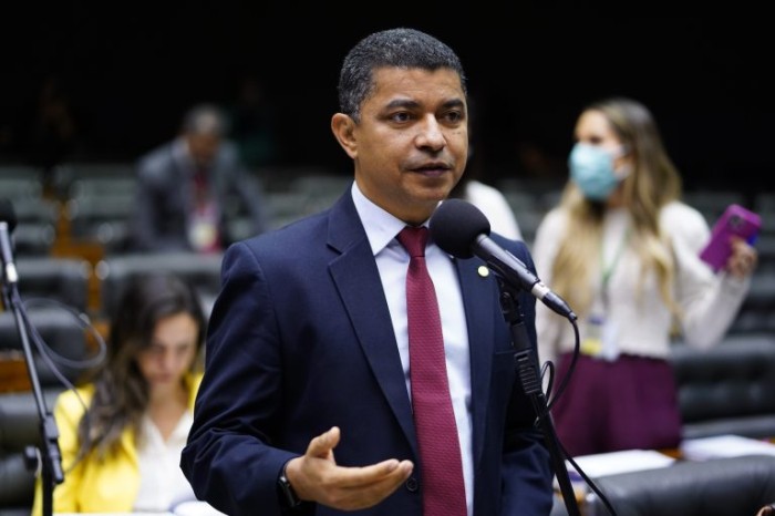 Projeto suspende porte de arma em período eleitoral