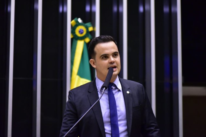 Comissão rejeita proposta que suspende porte de arma em período eleitoral
