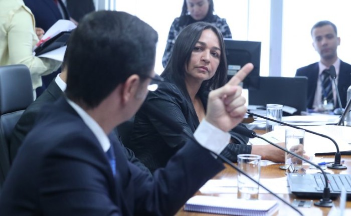 Relatora da CPI diz que não é crível que “minuta do golpe” encontrada na casa de Torres seria descartada
