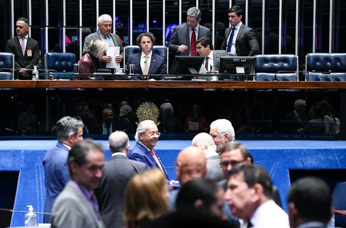 Cursos de agentes de segurança devem ter matérias sobre direitos humanos