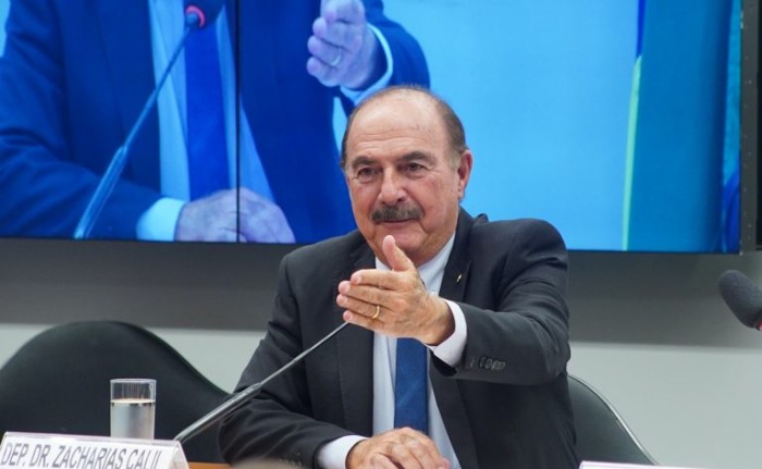 Comissão aprova ações de conscientização sobre gravidez precoce em programas voltados para adolescente