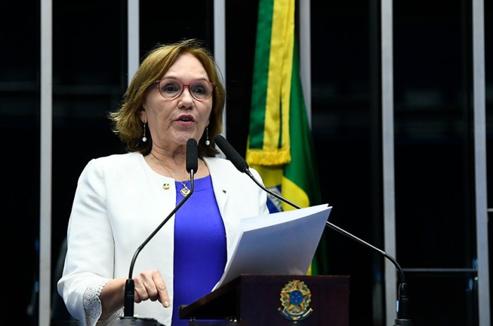 Zenaide celebra 54 anos do Serviço Geológico do Brasil