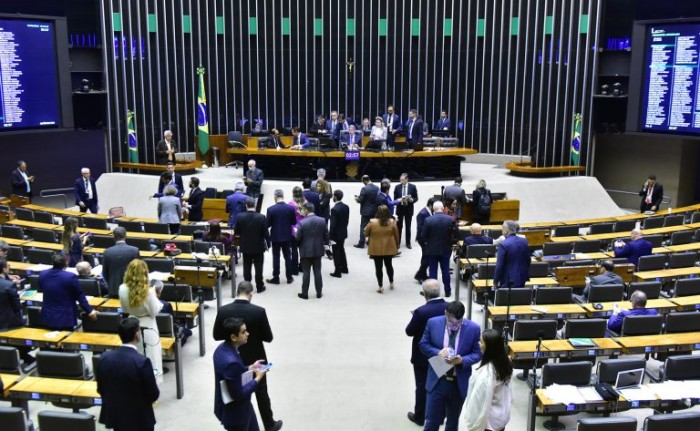 Câmara aprova nome de Edvaldo Nilo de Almeida para vaga no CNMP; acompanhe