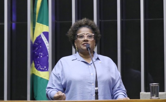 Câmara aprova projeto que destina à educação o valor arrecadado com multas em acordos de leniência; acompanhe
