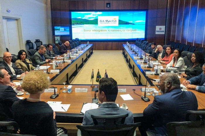 Governo do Paraná recebe presidente de Saint-Martin para expandir ações no turismo