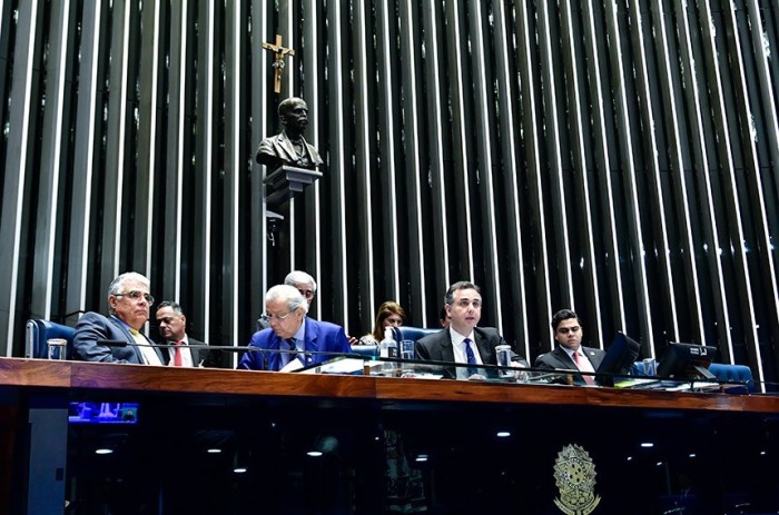 Avança discussão da PEC que garante transporte gratuito em dia de eleição
