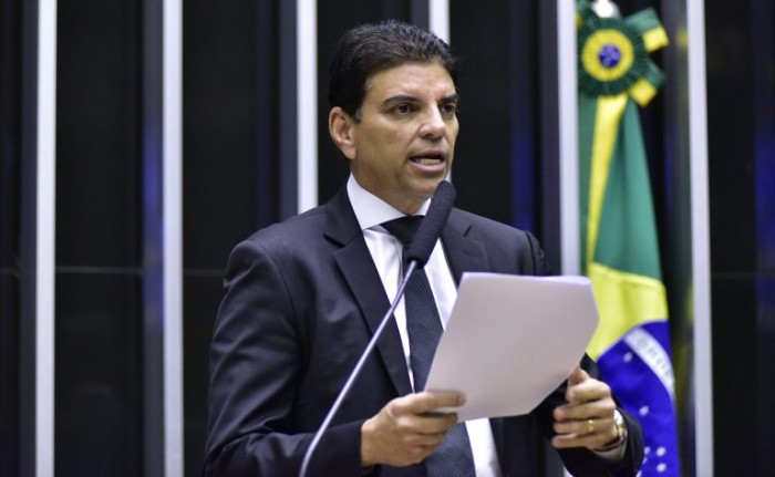 Câmara conclui votação do arcabouço fiscal e preserva Fundeb e FCDF