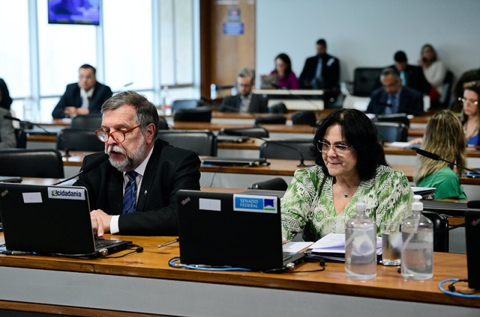 Transporte por aplicativo deve ter carros acessíveis para PcD, aprova CDH