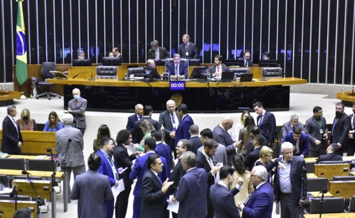 Câmara aprova acompanhamento integral para alunos com Transtorno Opositivo Desafiador