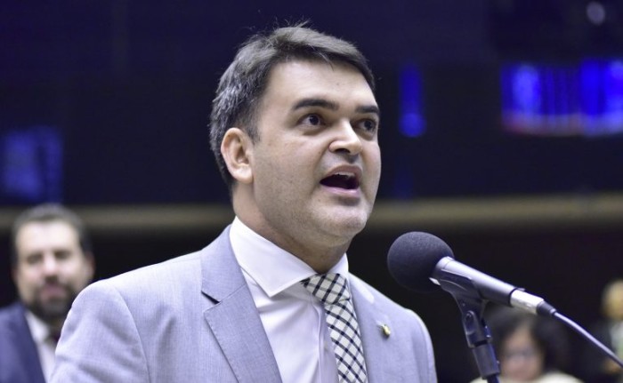 Câmara analisa em Plenário a minirreforma eleitoral; acompanhe