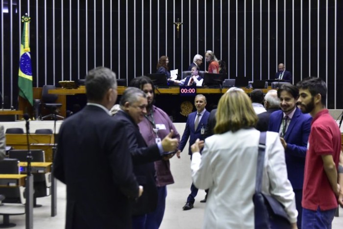 Plenário começa análise de projeto de compensação aos estados por redução do ICMS; acompanhe