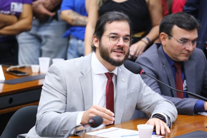 Comissão de Meio Ambiente vai debater banimento de pesca de tubarões
