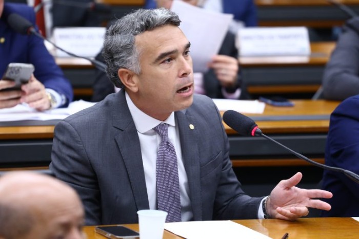 Comissão vai debater oferta de água potável nas escolas públicas