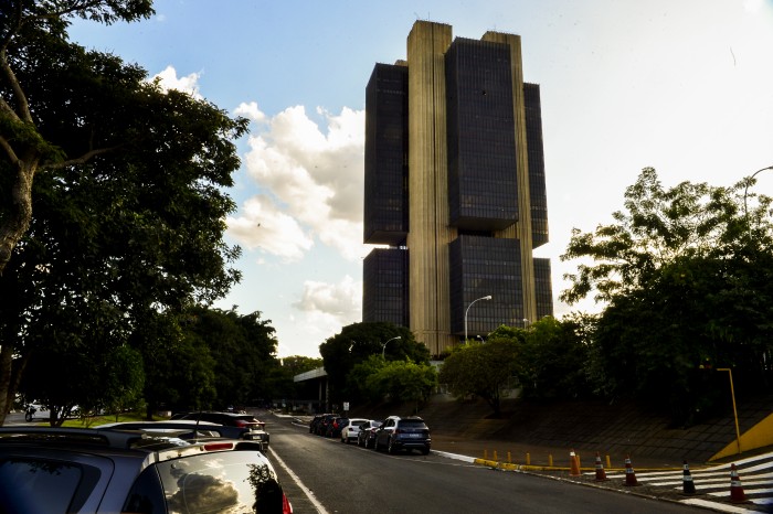 Contas externas devem ter déficit de US$ 36 bilhões