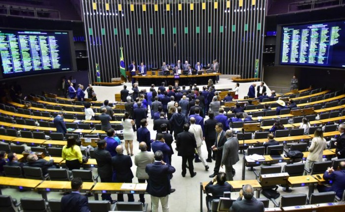 Câmara pode votar nesta segunda-feira novas regras sobre prevenção de desastres