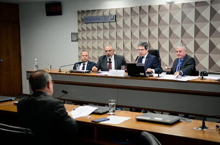 CDH aprova ensino sobre parentalidade responsável nas escolas