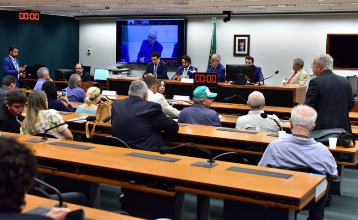 Deputados, empresas e trabalhadores rurais buscam solução para crise financeira do Sistema Itaparica