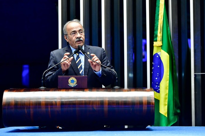 Chico Rodrigues relata viagens que fez como membro da CRE