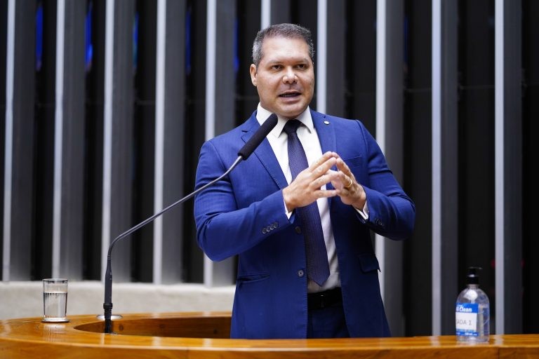 Comissão do Esporte cancela debate sobre reconhecimento do jiu-jitsu como esporte olímpico
