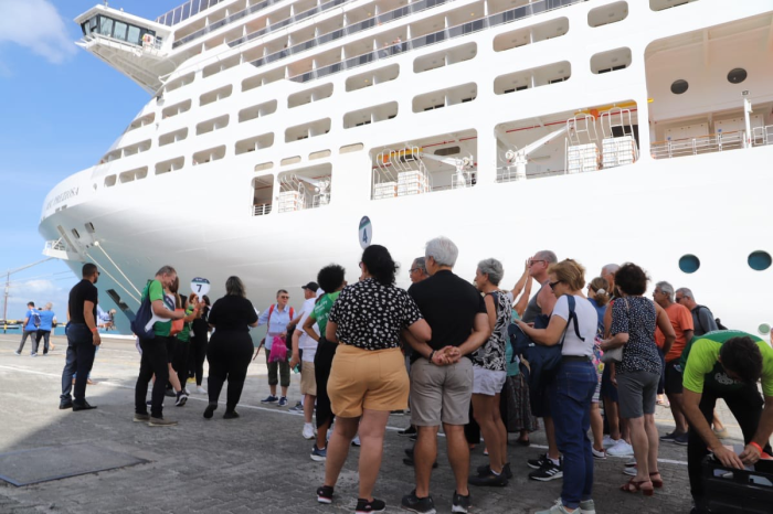 Temporada de cruzeiros começa na Bahia com desembarque de 3,1 mil turistas