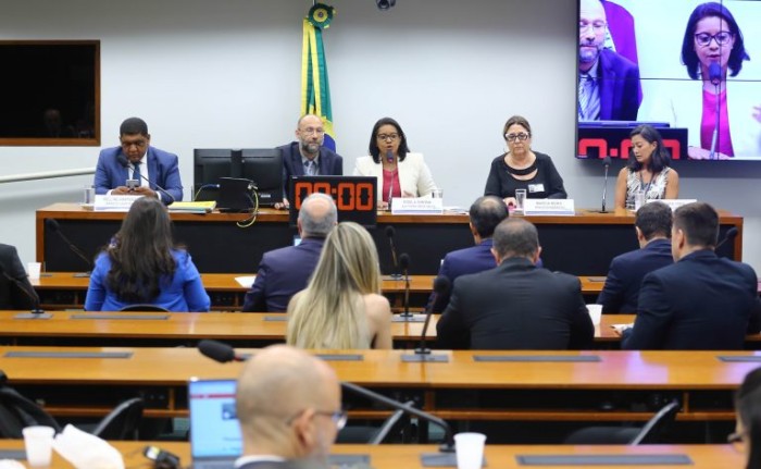 Especialistas pedem atuação maior dos bancos no combate aos golpes financeiros