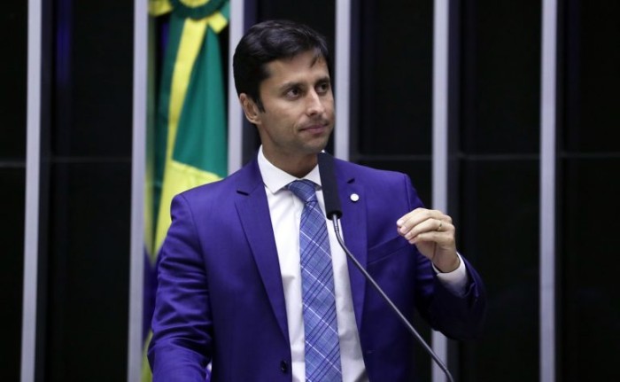 Projeto torna gratuita renovação da carteira de motorista para pessoa com deficiência