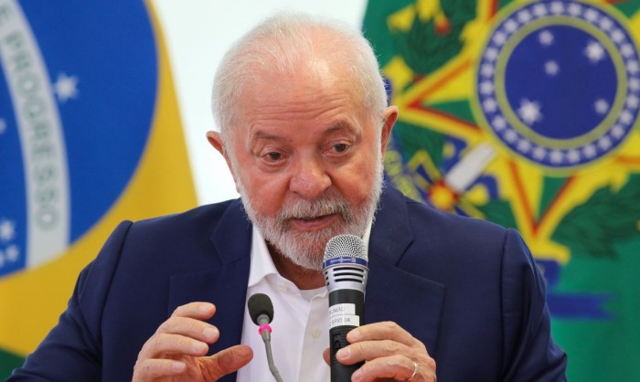 Lula diz que não precisa gostar de presidentes dos países vizinhos