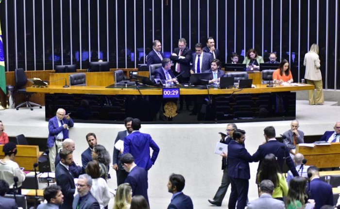 Plenário analisa prorrogação de incentivos para empresas do Nordeste e da Amazônia; acompanhe