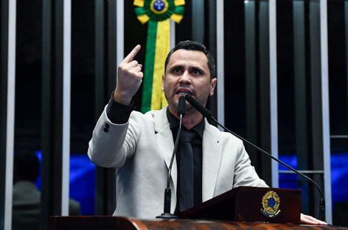 Cleitinho destaca aprovação da PEC que limita decisões individuais em tribunais