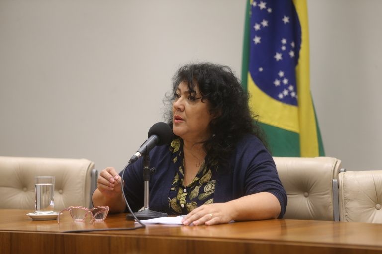 Comissão aprova projeto que aumenta punição para motorista não habilitado