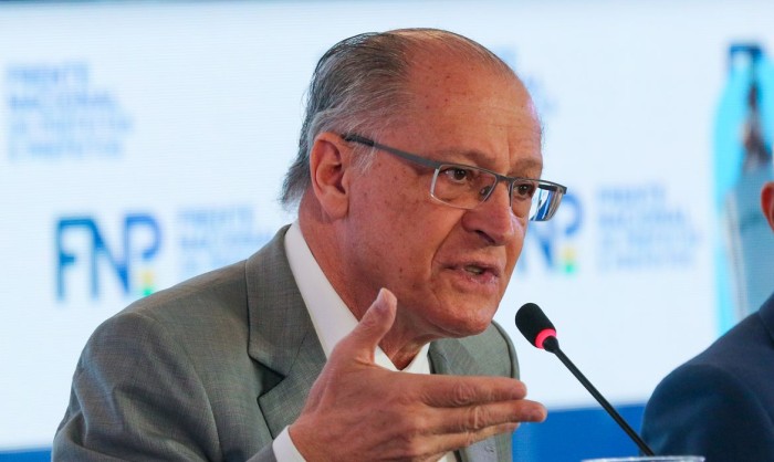 Alckmin defende criar proposta para desonerar folha de pagamento