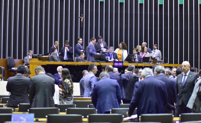 Deputados analisam instituir feriado nacional no Dia de Zumbi e da Consciência Negra; acompanhe