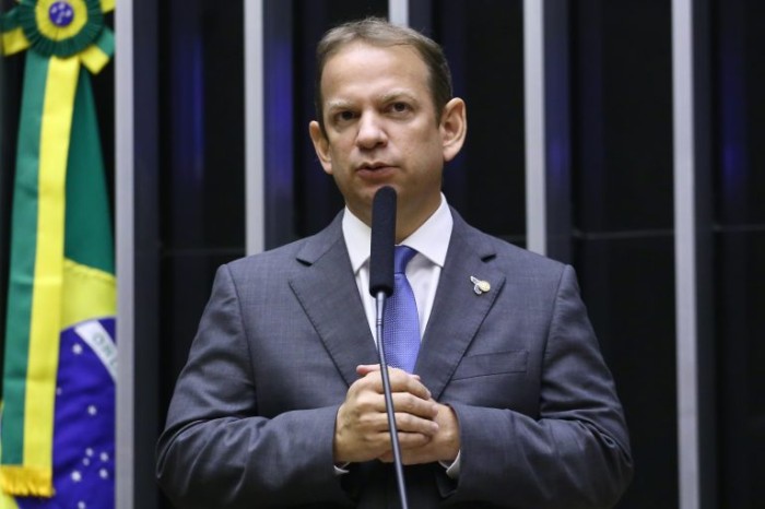 Comissão aprova projeto que reserva às pessoas idosas parte das unidades de programas habitacionais