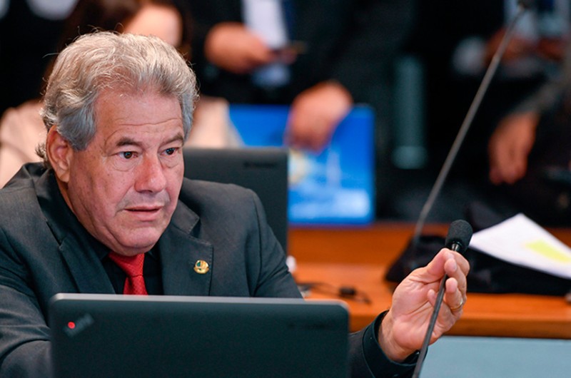 Senador Luiz do Carmo é diagnosticado com covid-19