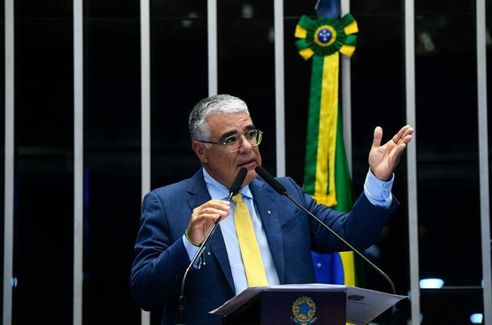 Girão critica violação de direitos dos presos por atos do 8 de janeiro