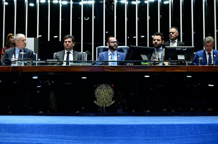 Senadores e familiares de israelenses cobram esforço pela liberação de reféns