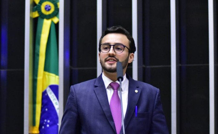 Câmara aprova pensão vitalícia para pessoa com deficiência permanente relacionada ao Zika vírus
