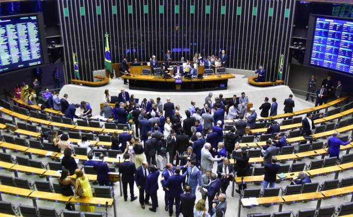 Congresso derruba veto à desoneração da folha de pagamento para 17 setores da economia; acompanhe
