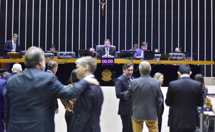 Deputados aprovam texto-base da reforma tributária em 1º turno; acompanhe