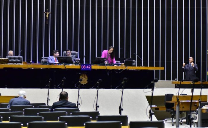 Câmara aprova pedidos de urgência para três projetos